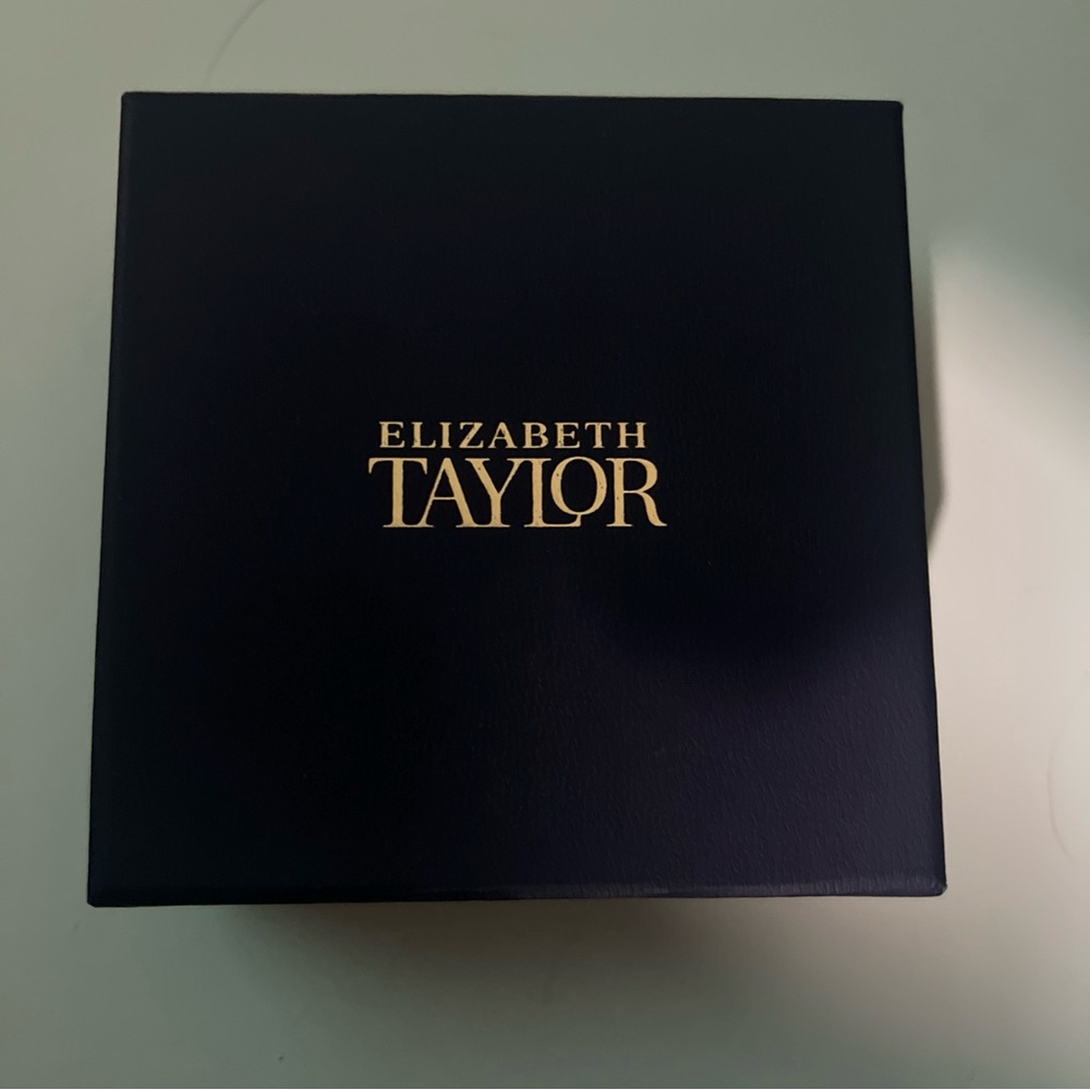 Vintage Elizabeth Taylor 6-Piece Roman Coin Necklace and Bracelet  Set - NIB - Picture 12 of 13